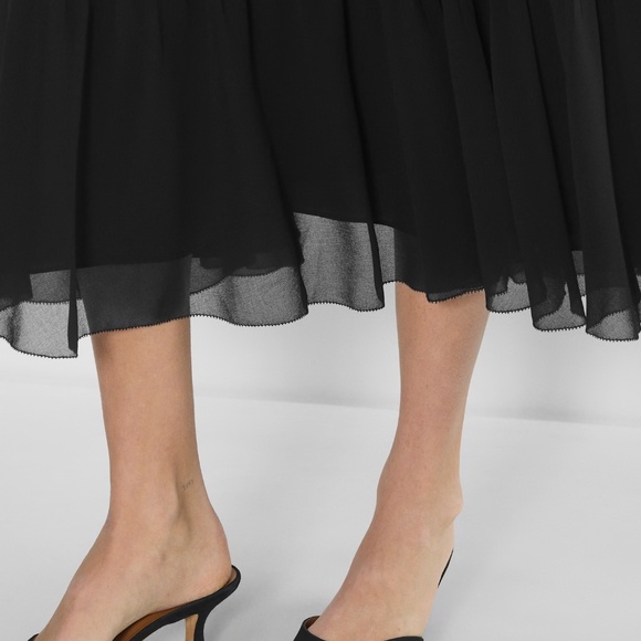 New Aritzia Twirl Pleated Skirt Pleated chiffon midi skirt size S - Picture 4 of 9